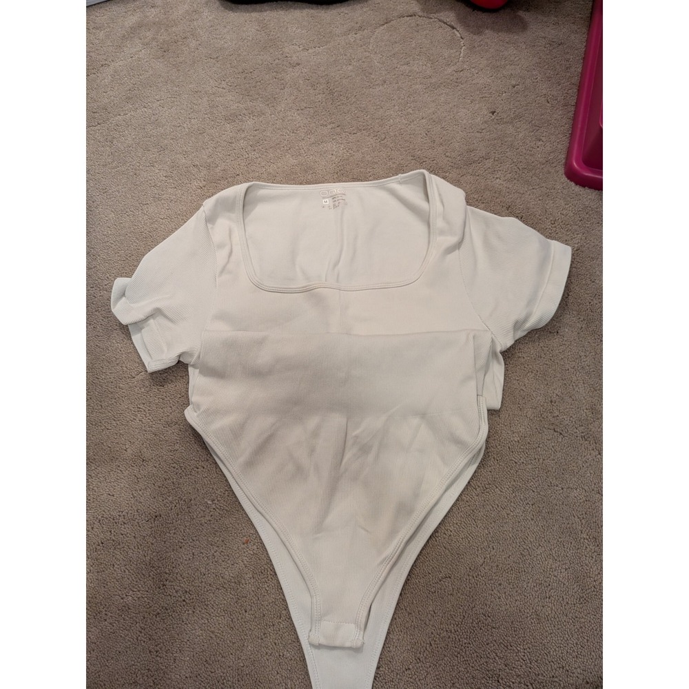 OQQ Womens Ribbed Square Neck Bodysuit Short Sleeve White Size M Seamless Knit